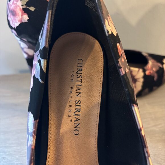 9.5W Christian Siriano Floral Print Heels - Picture 2 of 3
